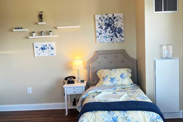 Furnished Apartment studio with light and nightstand