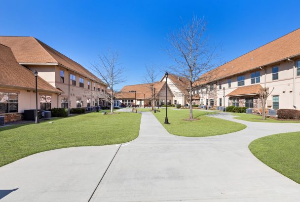 Memory-Care-Courtyard