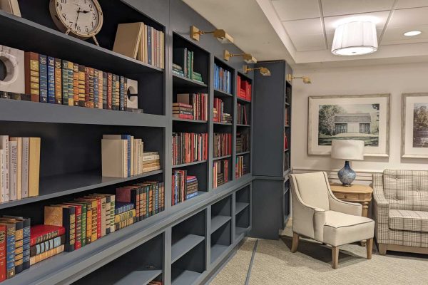 Library Room with books and seats