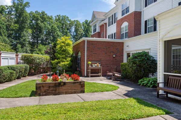 Courtyard at Vitality Living West End Richmond