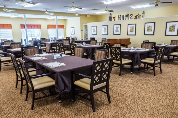 Dining room with tables and chairs